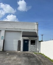 1900-2261 NW 29th St, Oakland Park, FL for lease Building Photo- Image 1 of 6