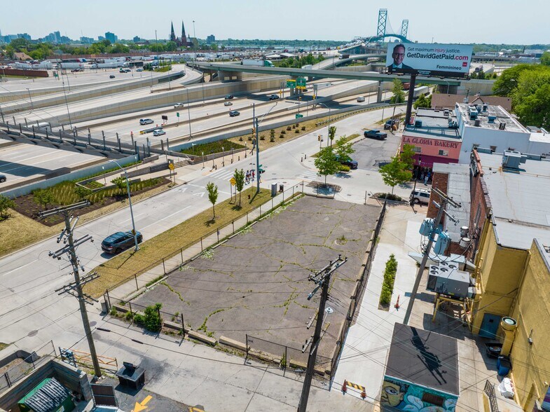 Prime Land / Mexicantown / Corktown portefeuille de 2 propriétés à vendre sur LoopNet.ca - Photo du bâtiment - Image 2 de 7