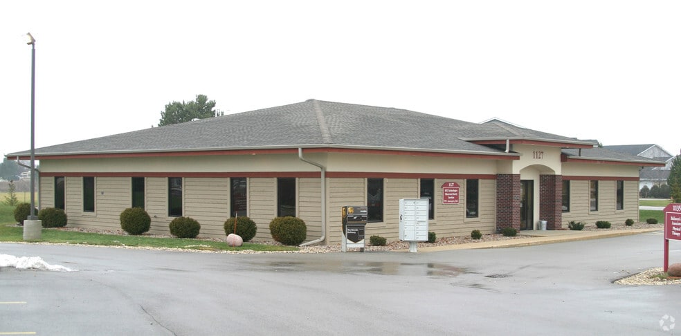 1127 Prairie Dr, Racine, WI for lease - Building Photo - Image 3 of 14