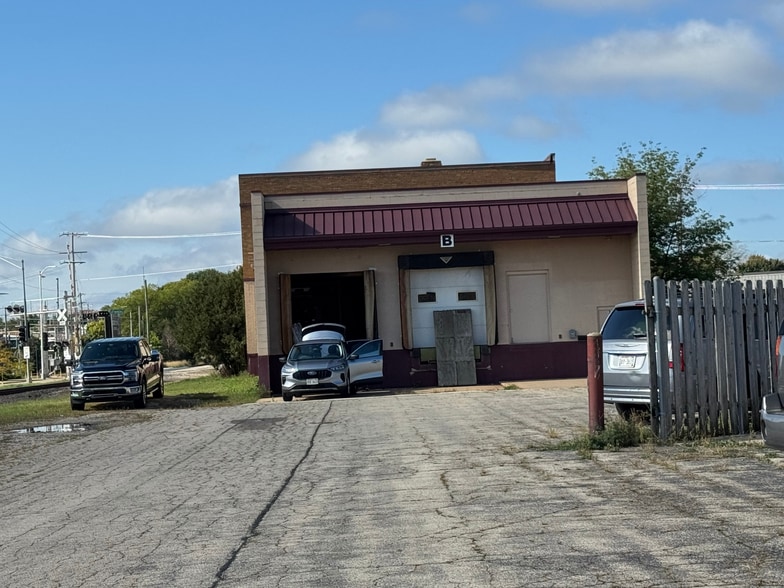 311 N Superior St, Appleton, WI for sale - Building Photo - Image 2 of 12