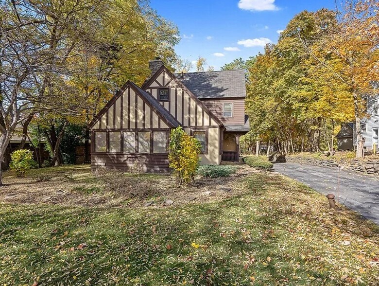 519 E Genesee St, Fayetteville, NY for lease - Primary Photo - Image 1 of 12