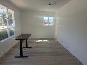 1703-1711 S California Ave, Monrovia, CA à louer Photo intérieure- Image 2 de 16