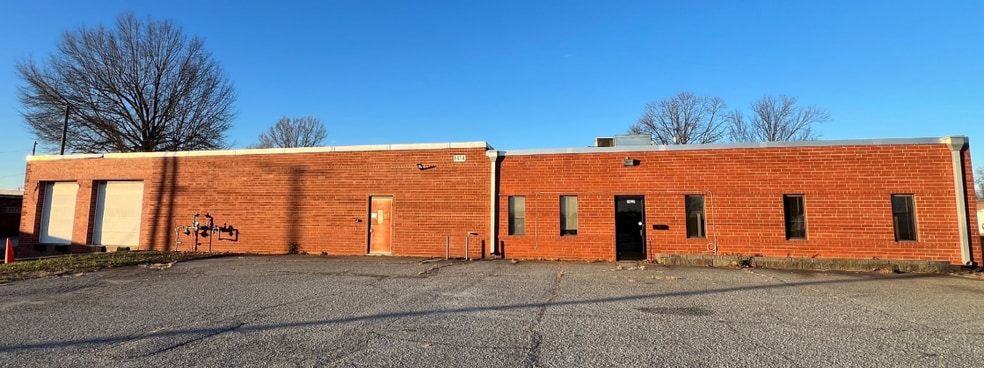 1410-1414 Trinity Ave, High Point, NC for lease - Building Photo - Image 2 of 11
