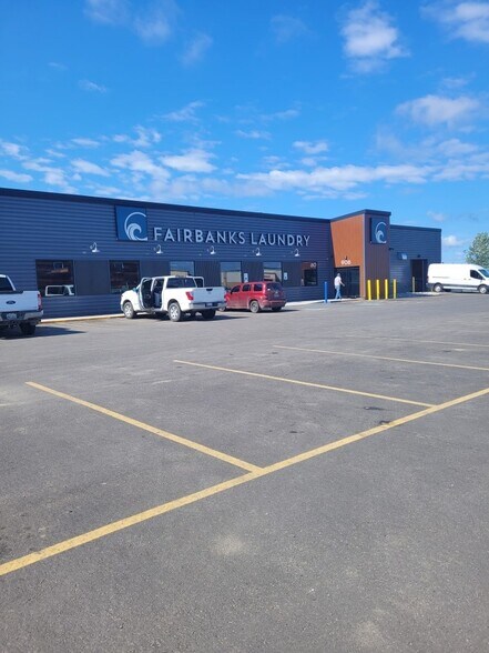 906 Old Steese Hwy, Fairbanks, AK for lease - Building Photo - Image 1 of 15