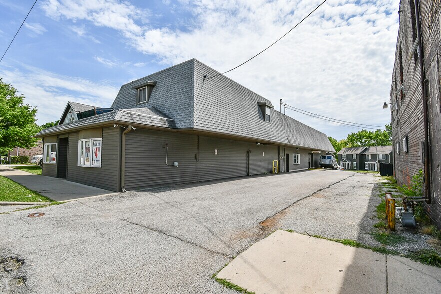 203 S 18th St, Lafayette, IN à vendre - Photo du bâtiment - Image 2 de 12