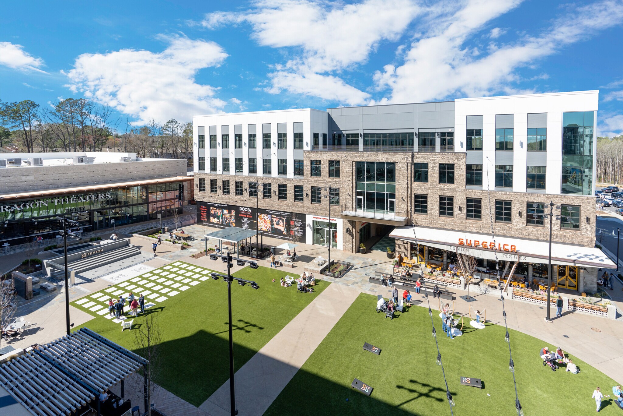 1 Fenton Main St, Cary, NC à louer Photo principale- Image 1 de 33