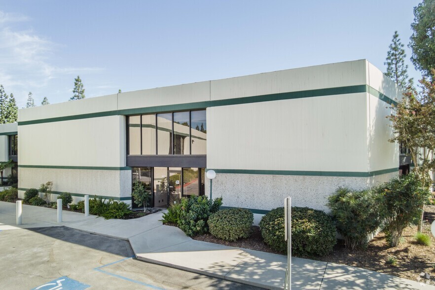 9301-9325 Eton Ave, Chatsworth, CA for lease - Primary Photo - Image 1 of 4