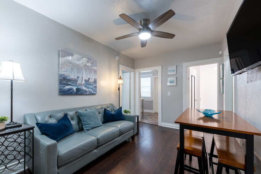 215 N Federal Hwy, Lake Worth, FL à vendre - Photo du bâtiment - Image 2 de 65