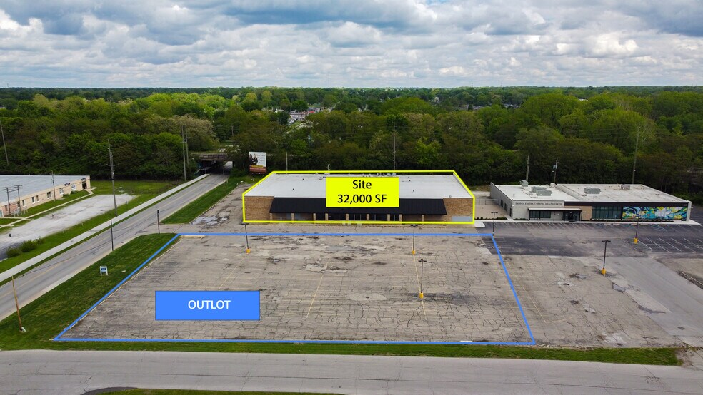 3415 English Ave, Indianapolis, IN à vendre - Photo du bâtiment - Image 3 de 11