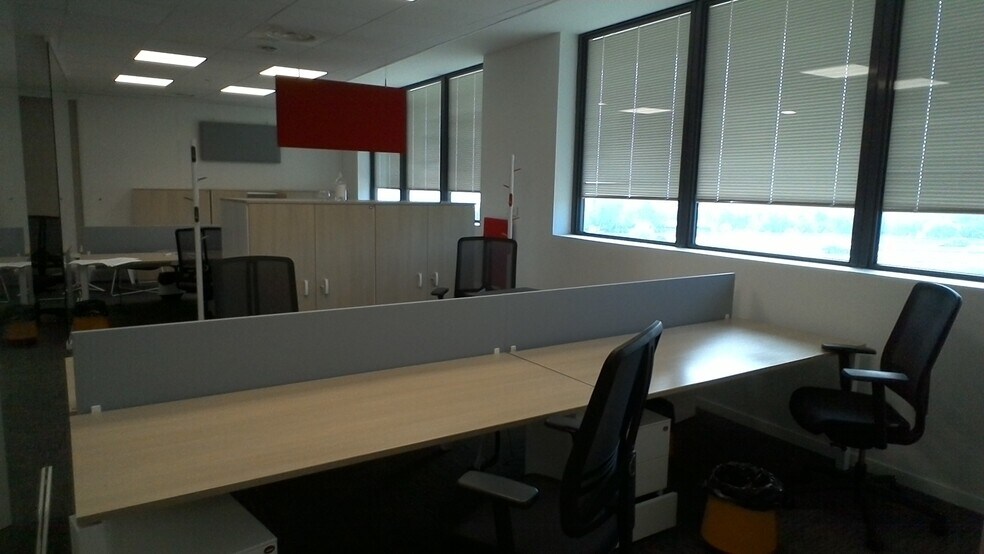 67 Avenue Du Jujubier, La Ciotat for lease - Interior Photo - Image 3 of 5