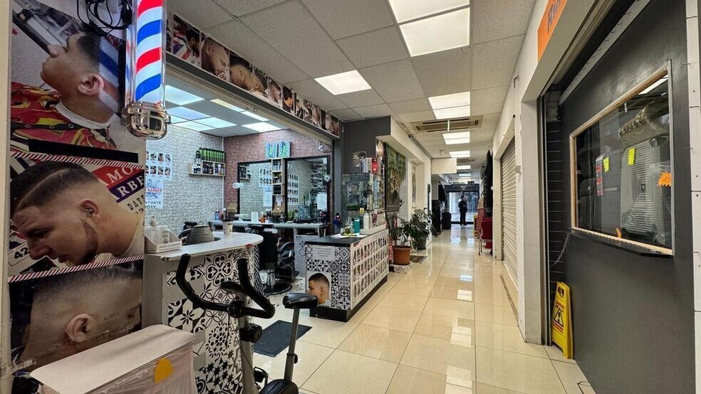 218-220 High St, Slough à vendre - Photo du bâtiment - Image 3 de 16