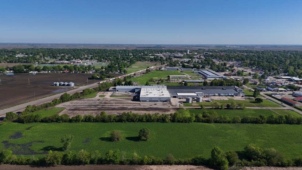 1501 S 19th St, Mattoon, IL à louer - Photo du bâtiment - Image 3 de 10