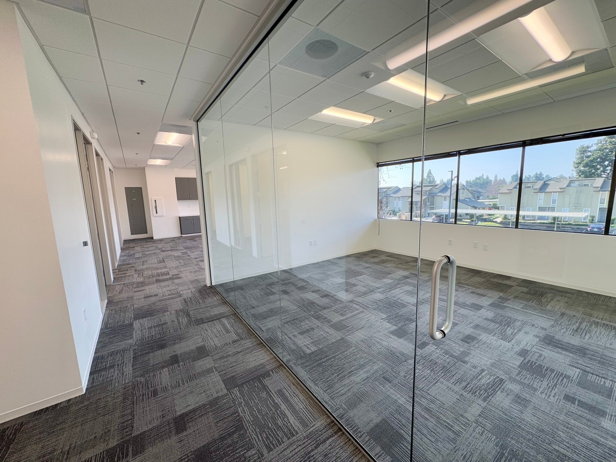 5500 Ming Ave, Bakersfield, CA for lease Interior Photo- Image 1 of 7