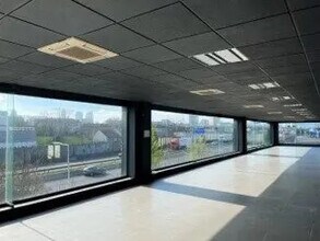 Industrial in Nanterre for lease Interior Photo- Image 2 of 17