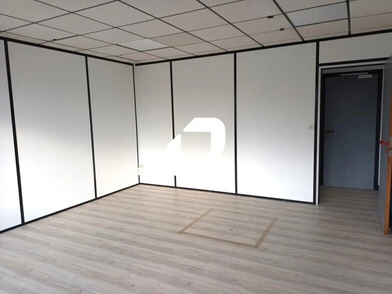 Bureau dans VILLENEUVE-D'ASCQ à louer - Photo intérieure - Image 3 de 6