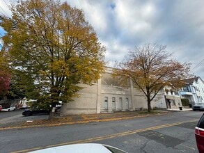 1298 Spruce St, Easton, PA for lease Interior Photo- Image 2 of 16