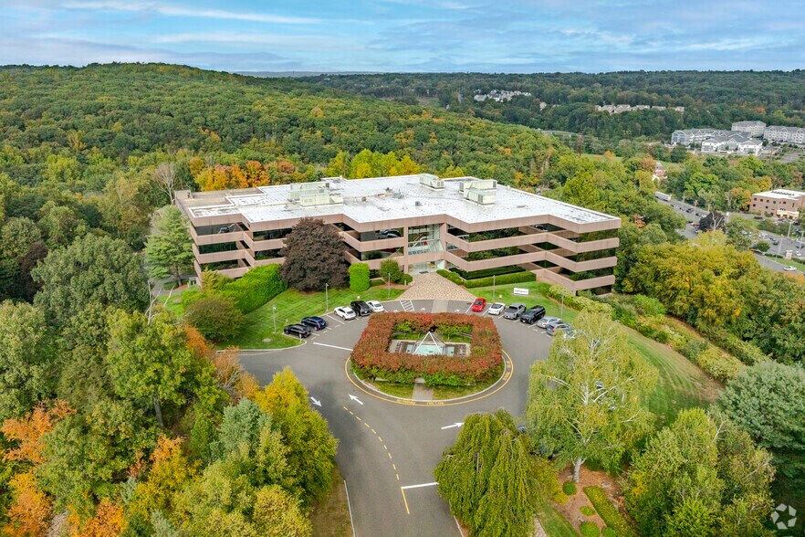 2 Enterprise Dr, Shelton, CT à louer - Photo du bâtiment - Image 2 de 15