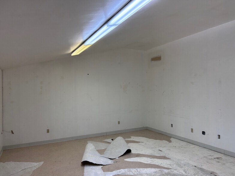 633 N Morton St, Bloomington, IN à louer - Photo du bâtiment - Image 3 de 19