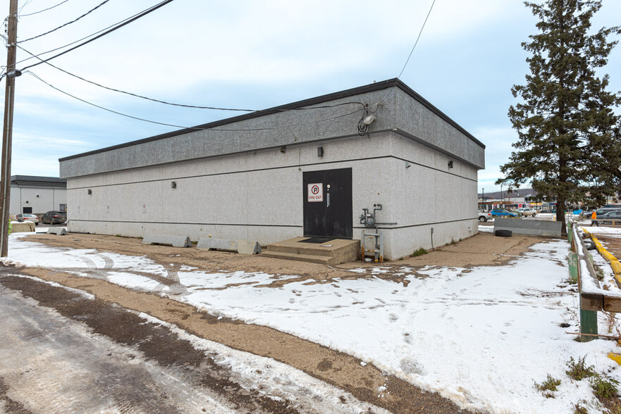 10013 MacDonald Ave, Fort McMurray, AB for lease - Building Photo - Image 3 of 10