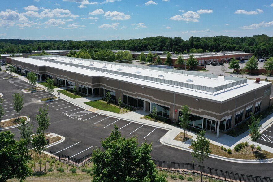 16901 Melford Blvd, Bowie, MD à louer - Photo du bâtiment - Image 2 de 33