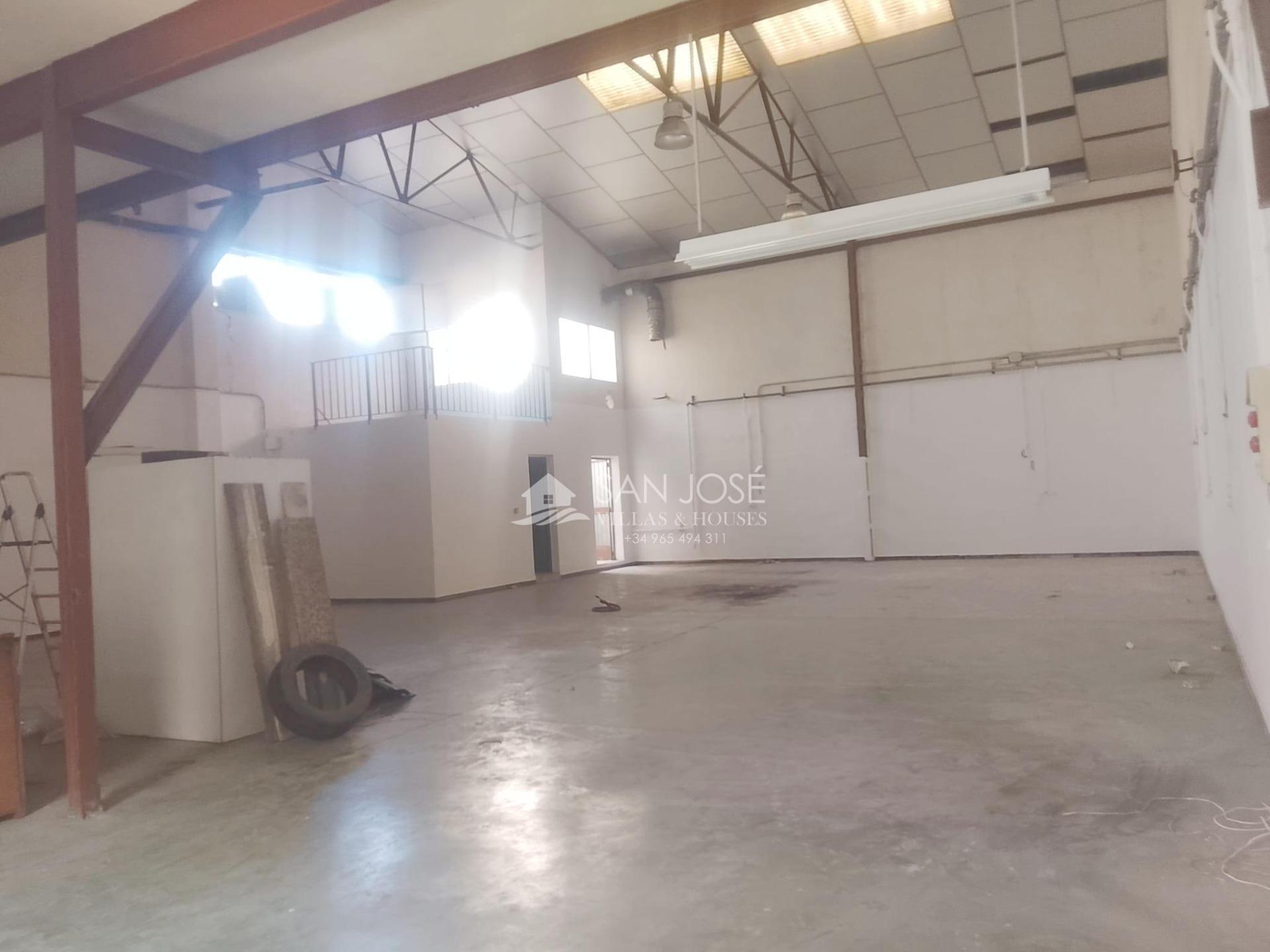 Industrial in Elche, Alicante for lease Building Photo- Image 1 of 20