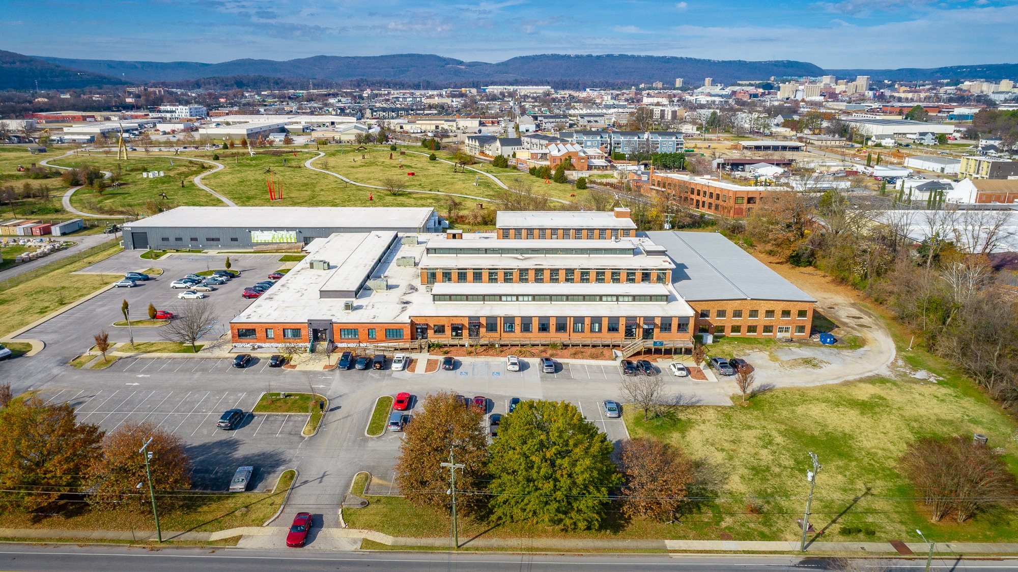 1601 S Holtzclaw Ave, Chattanooga, TN for lease Primary Photo- Image 1 of 79