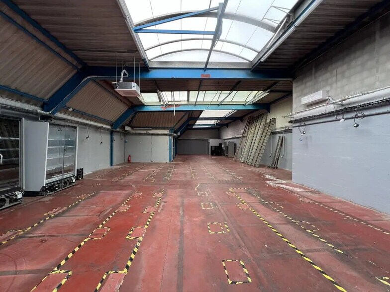 Industriel dans Colombes à vendre - Photo du bâtiment - Image 2 de 9