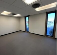 2111 W Lincoln Hwy, Merrillville, IN à louer Photo intérieure- Image 2 de 4