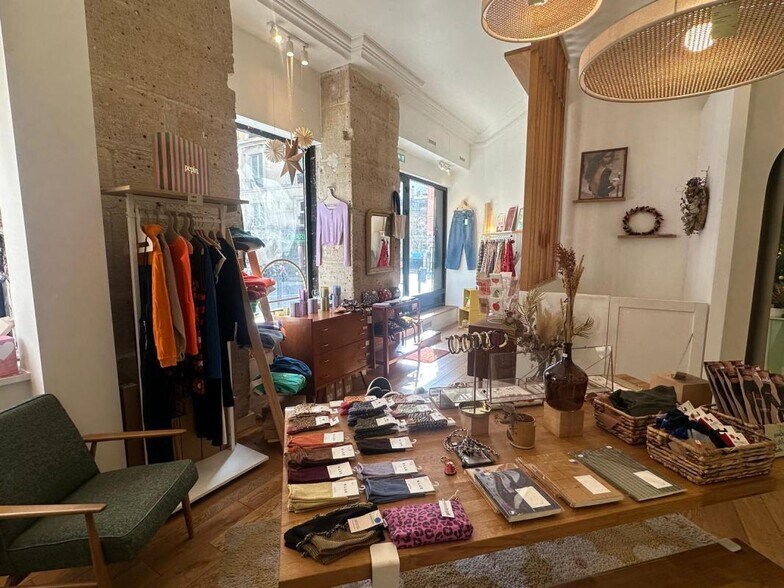 1 Rue Henry Monnier, Paris for lease - Interior Photo - Image 3 of 5