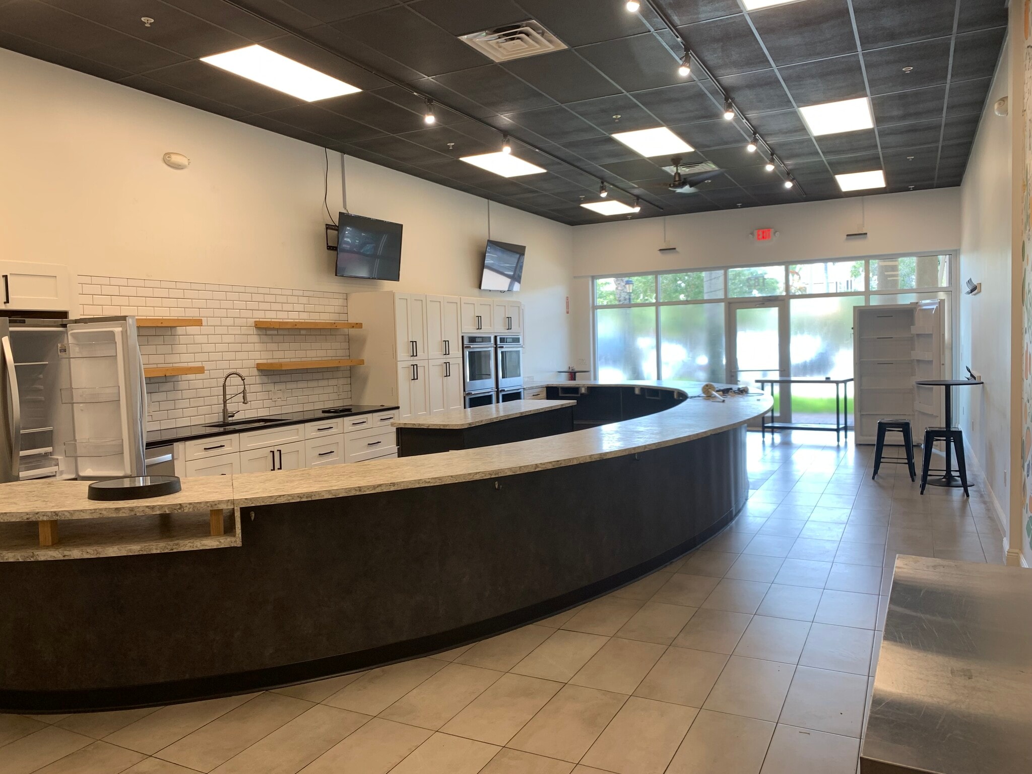 2355 vanderbilt beach Rd, Naples, FL for lease Interior Photo- Image 1 of 7