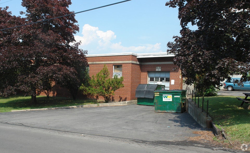 2204-2230 Erie Blvd, Syracuse, NY à vendre - Photo du bâtiment - Image 2 de 6