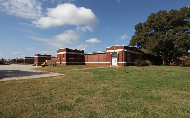 More details for 2110 Chicopee Mill Rd, Gainesville, GA - Multiple Space Uses for Lease