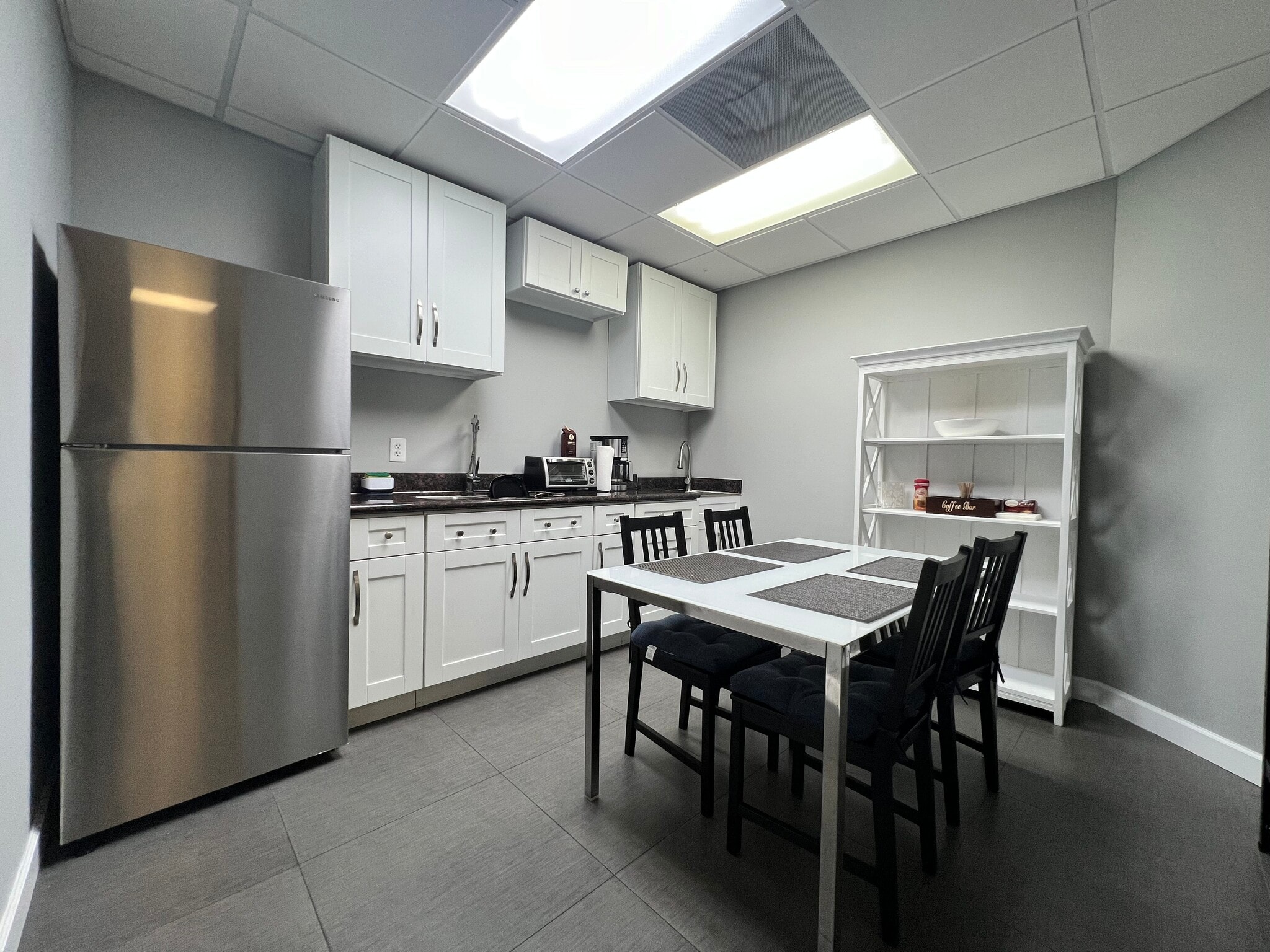 8200-8358 NW 30th Ter, Doral, FL for lease Interior Photo- Image 1 of 7