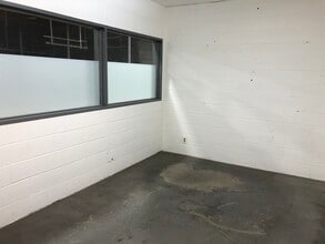 6700-6800 NE 59th Pl, Portland, OR for lease Interior Photo- Image 2 of 13