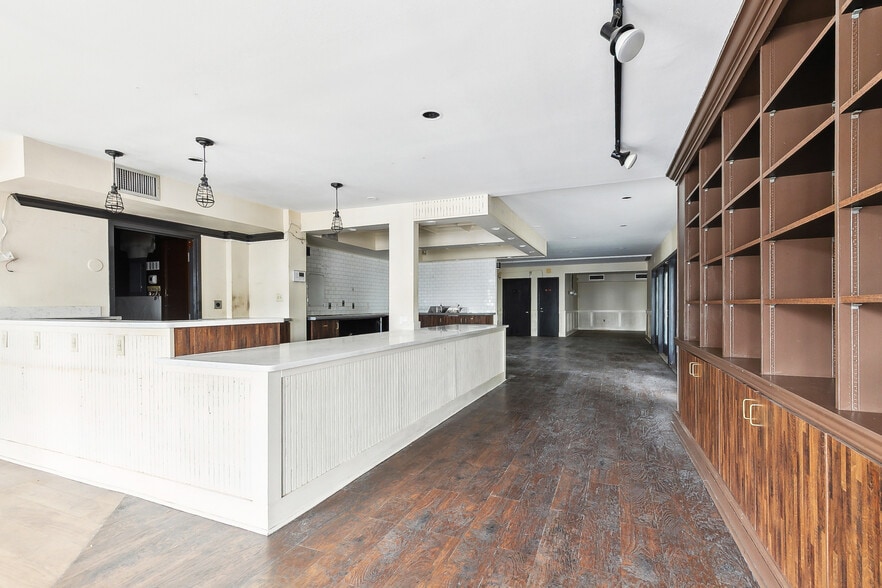 7624 Maple St, New Orleans, LA for lease - Building Photo - Image 3 of 9