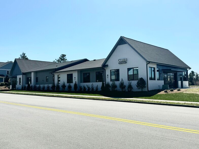 50200 Governors Dr, Chapel Hill, NC for lease - Primary Photo - Image 1 of 13