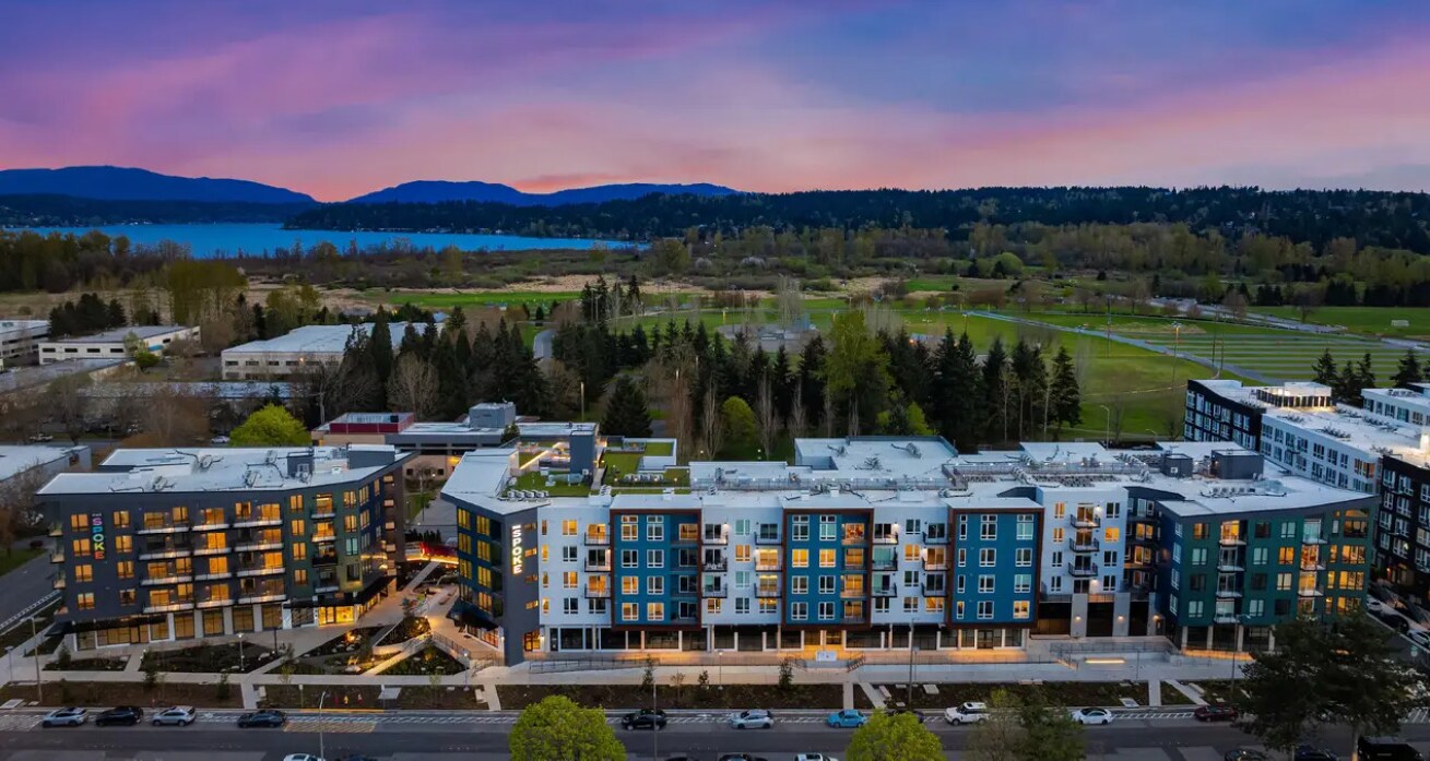 16001-16500 NE Redmond Way, Redmond, WA à louer Photo du bâtiment- Image 1 de 3