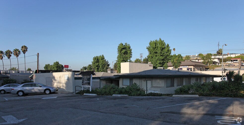 1900-1906 S Atlantic Blvd, Monterey Park, CA à louer - Photo du bâtiment - Image 2 de 4