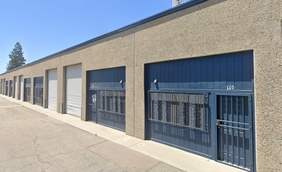 3241 N Marks Ave, Fresno, CA à louer - Photo du bâtiment - Image 2 de 7