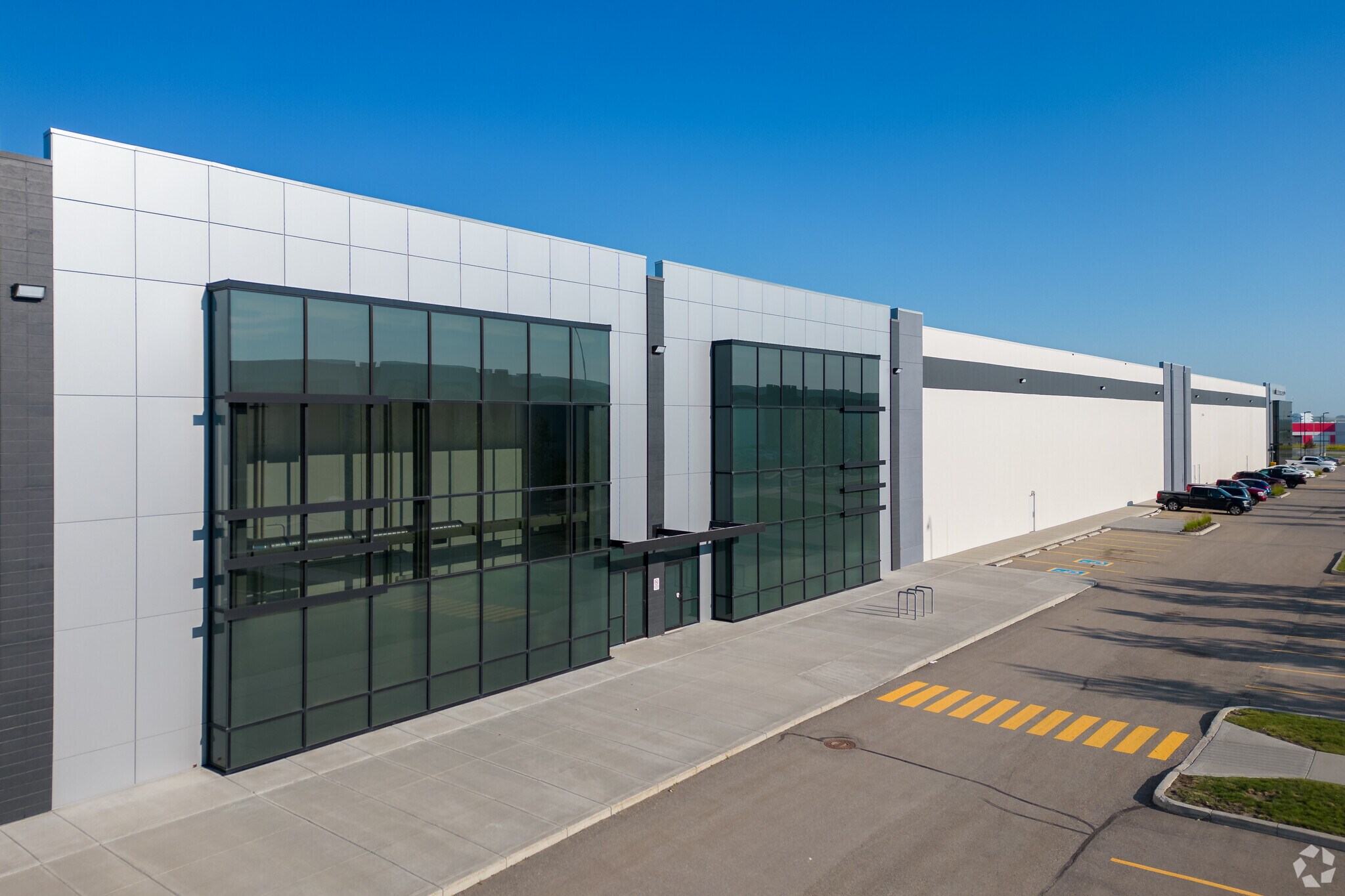 12285 18th St NE, Calgary, AB for sale Primary Photo- Image 1 of 1