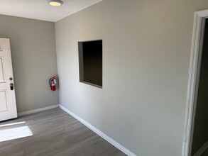 8225 State Road 52, Hudson, FL à louer Photo intérieure- Image 2 de 7