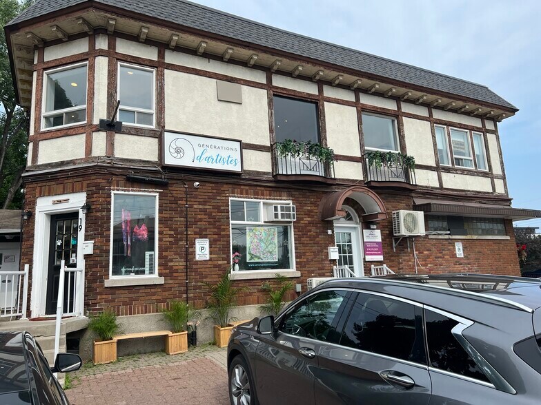 17 Av De La Baie-De-Valois, Pointe-claire, QC à louer - Photo du bâtiment - Image 2 de 6