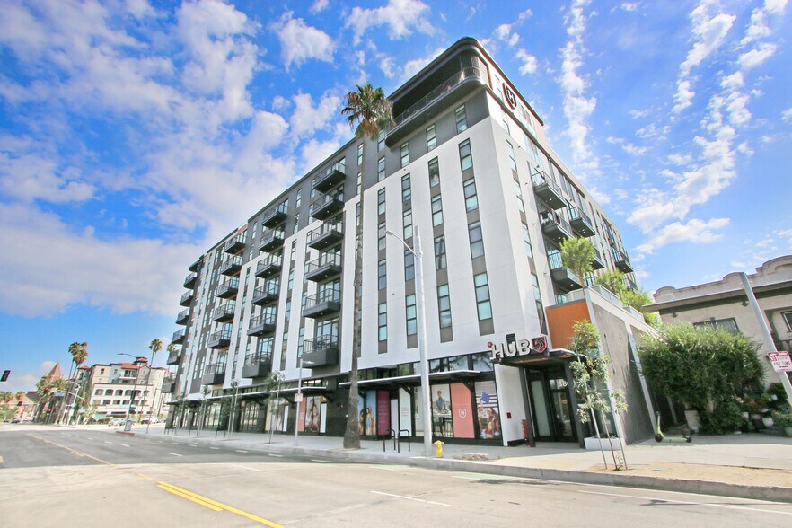 3800 S Figueroa St, Los Angeles, CA à louer - Photo du bâtiment - Image 3 de 10