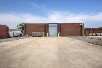 121 Yarmouth Rd, Slough for lease Building Photo- Image 2 of 2