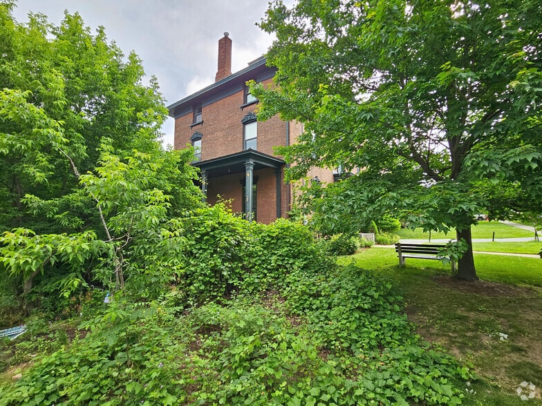 368 College St, Burlington, VT à vendre - Photo du bâtiment - Image 2 de 8