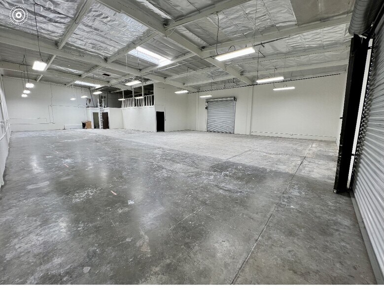 1514-1516 E Edinger Ave, Santa Ana, CA à louer - Photo du bâtiment - Image 2 de 7