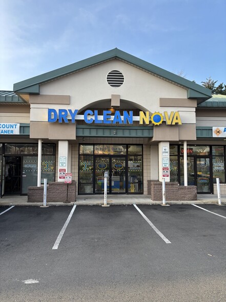 8621-8629 Lee Hwy, Fairfax, VA for lease - Building Photo - Image 2 of 7