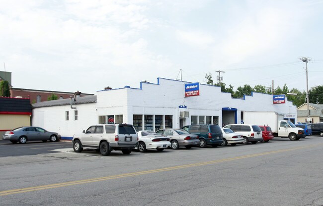 More details for 106 W Jefferson St, Goshen, IN - Retail for Sale