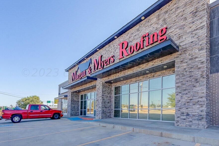 7845 Canyon Dr, Amarillo, TX à louer - Photo du bâtiment - Image 2 de 18