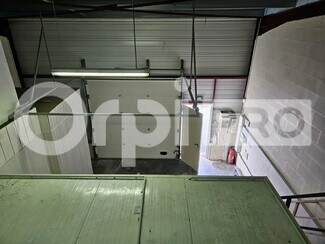 Plus de détails pour Local d'activités à louer